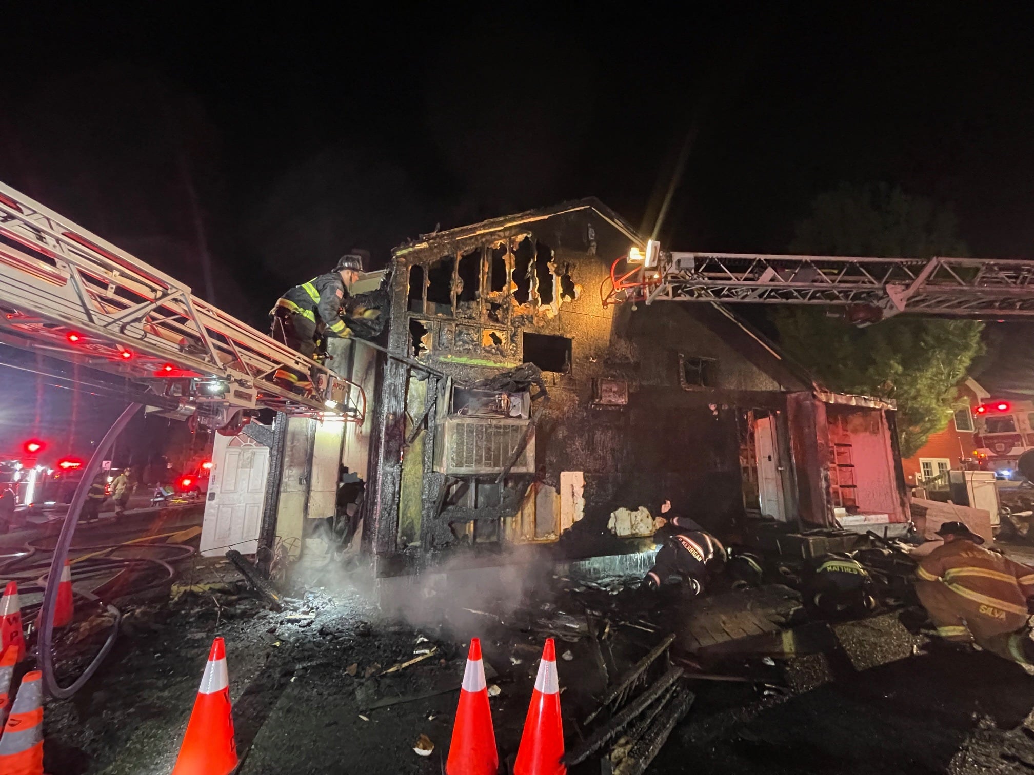Investigation underway after fire rips through popular New Hampshire restaurant