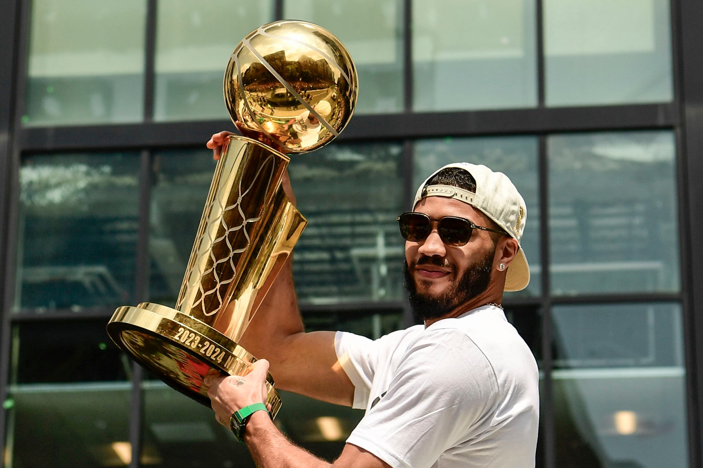 Boston Celtics sold to Mass. native, technology group co-founder for record-breaking $6.1 billion